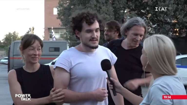 Πάτρα: "Πήγαμε να βοηθήσουμε και βρεθήκαμε στη φυλακή" - Ξεσπά ο 21χρονος Λουκιανός που κατηγορήθηκε για εμπρησμό [βίντεο]