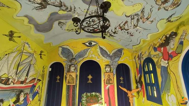 Δεκαπενταύγουστος: Ένας αλλιώτικος ναός αφιερωμένος στην Παναγία, λίγο έξω από την Αθήνα - Γιατί απαγορεύτηκε η λειτουργία του