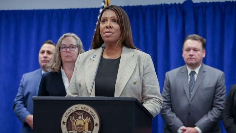 ΗΠΑ: Ο Τραμπ τα βάζει και με την γενική εισαγγελέα της Νέας Υόρκης - Απαγγέλθηκαν κατηγορίες εις βάρος της