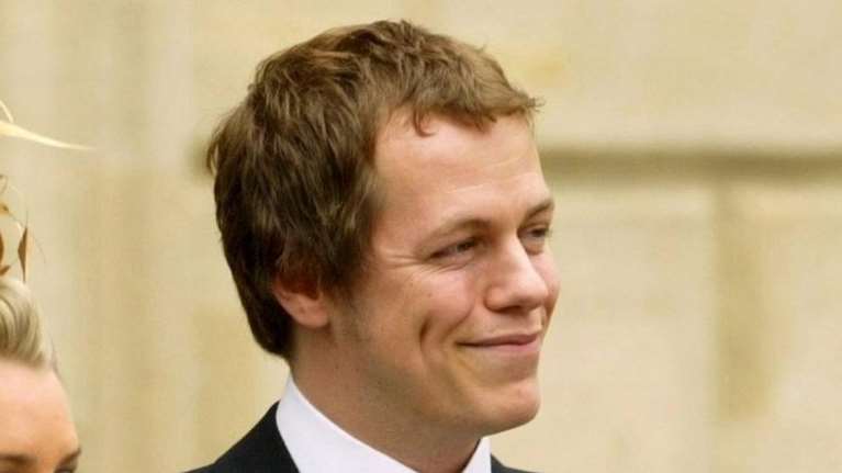 Τομ Πάρκερ Μπόουλς: Ο γιος της Καμίλα γράφει βασιλικό βιβλίο μαγειρικής