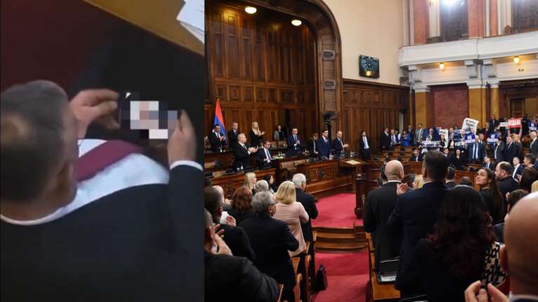Σερβία: Παραιτήθηκε βουλευτής επειδή έβλεπε πορνό στο κοινοβούλιο, σε συζήτηση για το Κόσοβο