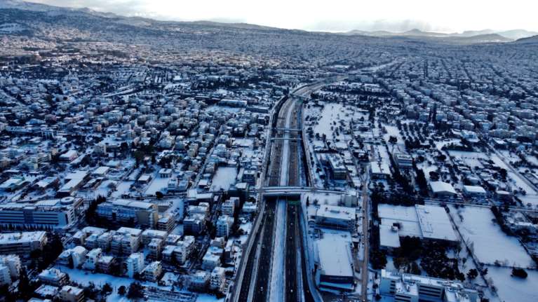 Κακοκαιρία Μπάρμπαρα: Σε ποιες περιοχές της Αθήνας θα χιονίσει - Πού θα το στρώσει