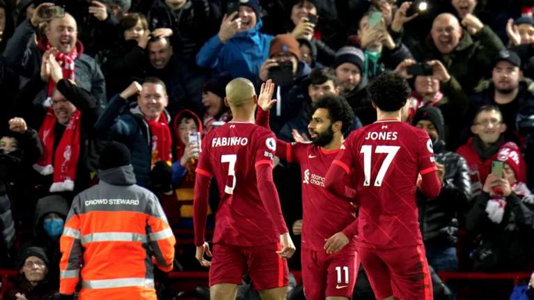 Λίβερπουλ – Λιντς 6-0: Στο -3 από τη Σίτι με γκολ και ρεκόρ Φαν Ντάικ!