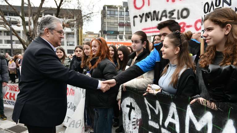 Κουτσούμπας: Παλεύουμε και διεκδικούμε για να μη συγκαλυφθεί το έγκλημα των Τεμπών [εικόνες - βίντεο]