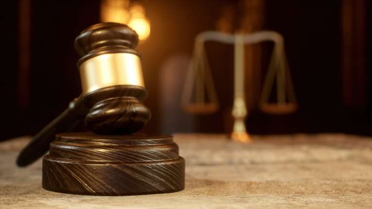 Οι δικαστές ζητούν επαναφορά 13ου - 14ου μισθού στο δημόσιο και διαφωνούν με την κατάργηση των Ειρηνοδικείων