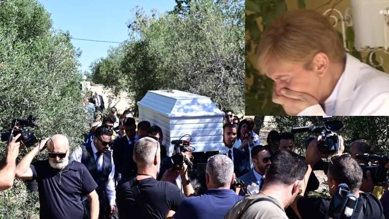 Μαίρη Χρονοπούλου: Η κάμερα έπιασε τον Μάκη Δελαπόρτα να ξεσπάει σε κλάματα μόλις βλέπει το φέρετρο  [βίντεο]