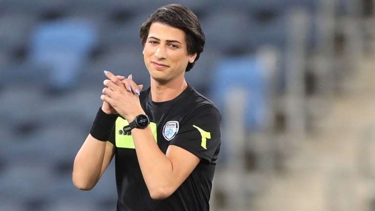 Σαπίρ Μπέρμαν: Η πρώτη τρανς διαιτητής που θα σφυρίξει σε διοργάνωση της UEFA