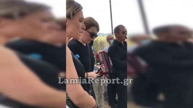 Βαγγέλης Τεμπέλης: Ο &quot;άρχοντας&quot; του Γοργοπόταμου έφυγε όπως ήθελε, με τραγούδι και κλαρίνο