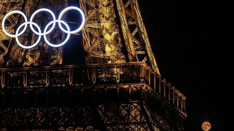 Κόντρα για τους Ολυμπιακούς κύκλους στον Πύργο του Άιφελ