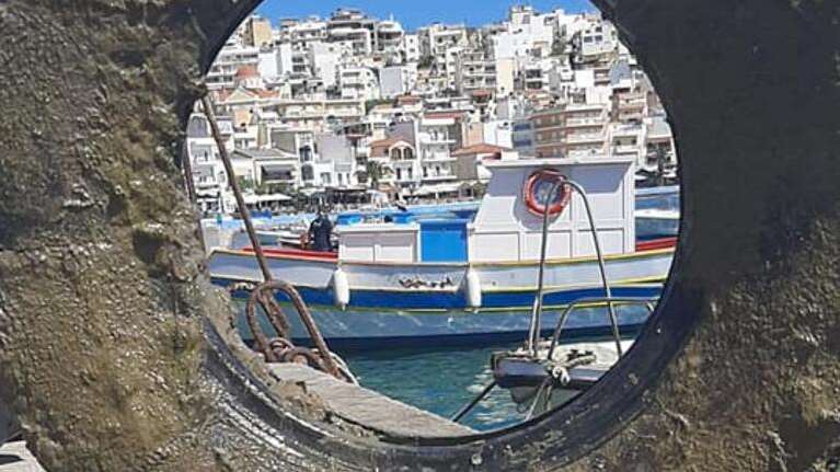 Ανέσυραν ποδήλατα και πατίνια από τον βυθό της Σητείας