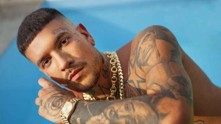 Snik: Νέα βίντεο από το άγριο ξύλο στην Κατερίνη - Ζήτησε ξανά συγγνώμη, αλλά... "δεν μένουμε με σταυρωμένα χέρια" [Βίντεο]