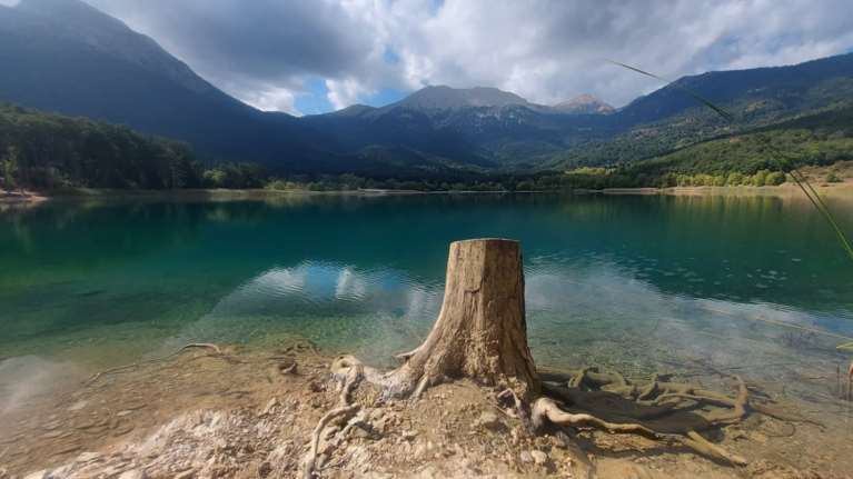 Λίμνη Δόξα: Φθινοπωρινή απόδραση στην ’’Κορινθιακή Ελβετία’’ [εικόνες - βίντεο]
