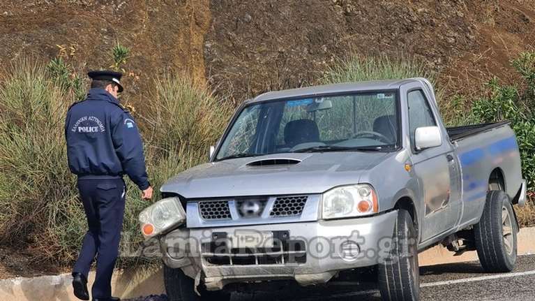 Σοβαρό τροχαίο στον Δομοκό: Οδηγός εσφενδονίστηκε έξω από αγροτικό [Εικόνες, βίντεο]