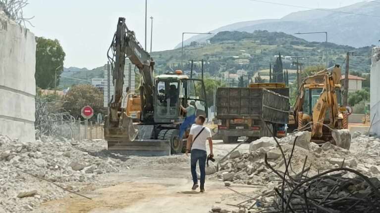 Πάτρα: Σταμάτησαν οι έρευνες στη γέφυρα – Δεν βρέθηκαν εγκλωβισμένοι στα συντρίμμια