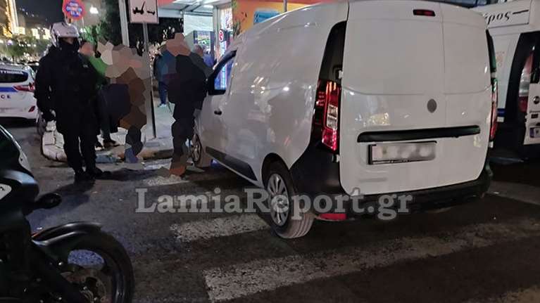 Λαμία: Νταής οδηγός πάρκαρε σε διάβαση αναπήρων και έριξε κουτουλιά σε αστυνομικό επειδή πήρε κλήση