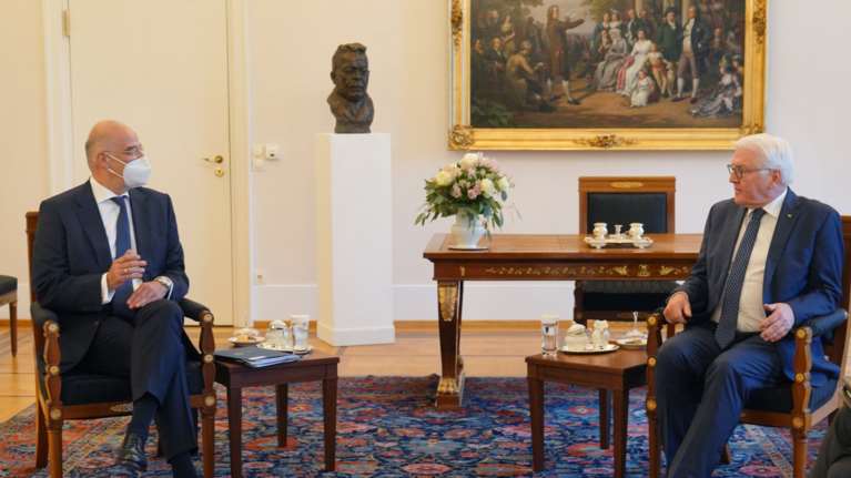 Μπαράζ επαφών Δένδια στο Βερολίνο για την τουρκική προκλητικότητα - Μπλόκο στην παράδοση γερμανικών υποβρυχίων