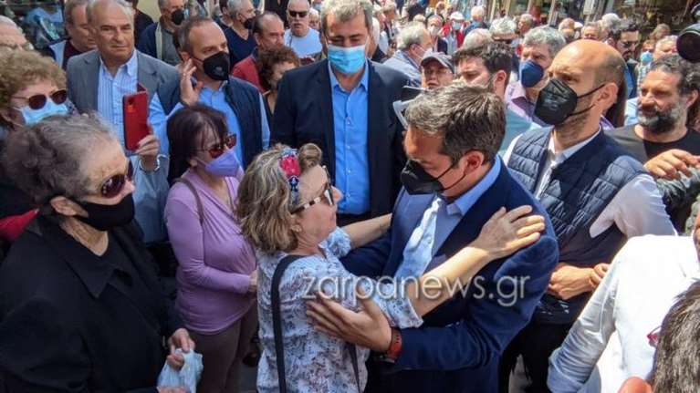 Συνοδεία Πολάκη η περιοδεία Τσίπρα στα Χανιά - Κεράσματα και τσικουδιές [εικόνες]