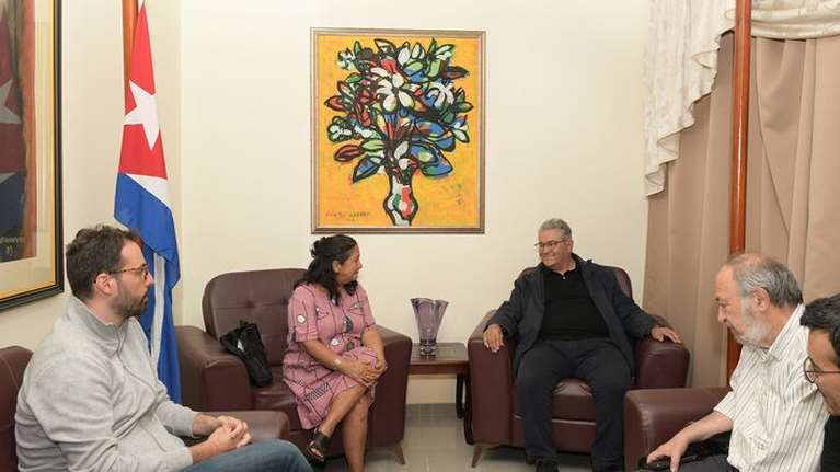 Επίσκεψη Κουτσούμπα στην Κούβα και στο Κέντρο Γενετικής Μηχανικής και Βιοτεχνολογίας