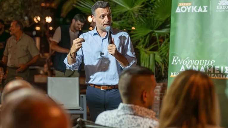 Δούκας από Χαλκίδα: Έχει δημιουργηθεί μία κοινωνία χαμηλών προσδοκιών, θέλουν να τη μάθουν να ζει με κουπόνια