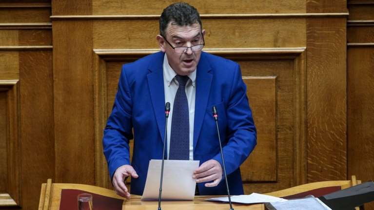 Ο βουλευτής της Νίκης με τους καλικάντζαρους ξαναχτύπησε: Εωσφορικό το νομοσχέδιο για τον γάμο ομοφύλων