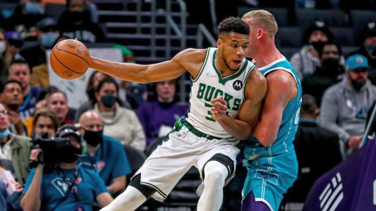 Χόρνετς-Μπακς 103-99: Νέα ήττα για τα "ελάφια"