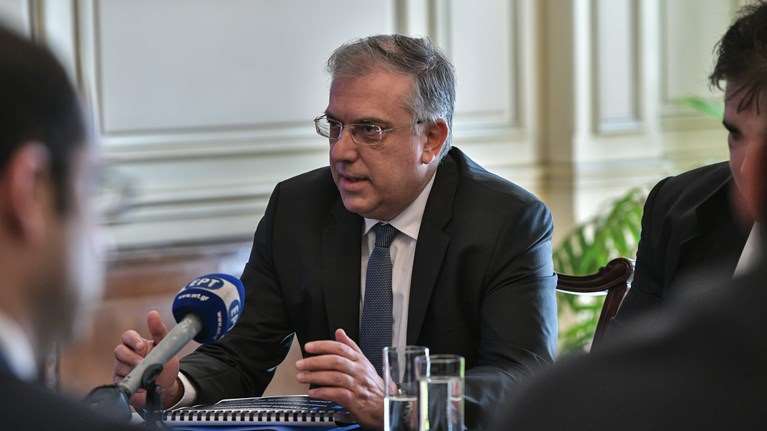 Θεοδωρικάκος: Πάνω από 3.000 σπίτια έχουν πλημμυρίσει στην Εύβοια