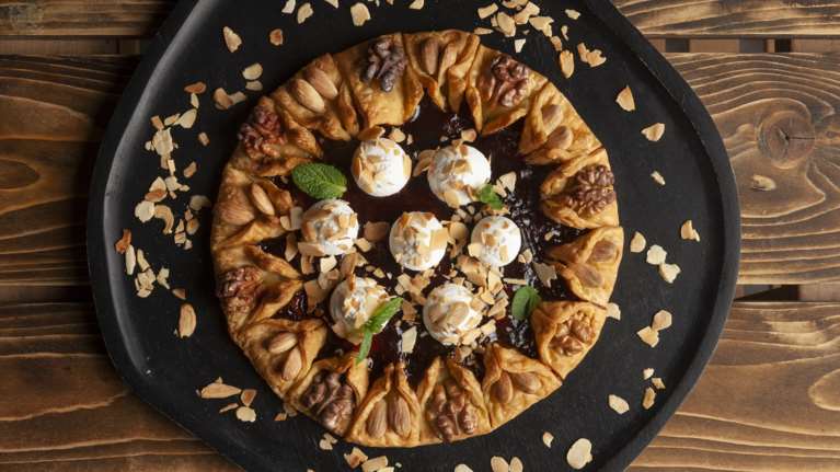 Ακης Πετρετζίκης: Συνταγή για γρήγορη πάστα φλώρα - Πανεύκολη, με λίγα υλικά