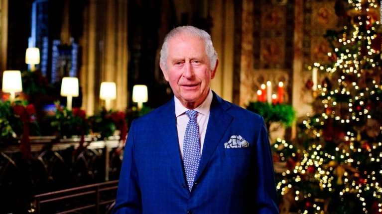 Βασιλιάς Κάρολος: Ο λόγος που &quot;πέταξε&quot; από τη χριστουγεννιάτικη ομιλία του τον Χάρι και τη Μέγκαν