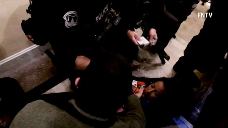 Καπιτώλιο: Σε διαθεσιμότητα ο αστυνομικός που πυροβόλησε και σκότωσε οπαδό του Τραμπ [εικόνες-βίντεο]