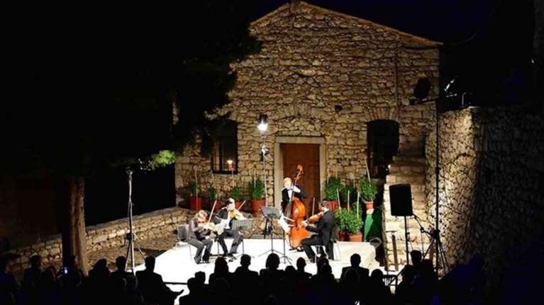 33ο Φεστιβάλ Ναυπλίου: Το πρόγραμμα με μουσικές εκδηλώσεις που θα φιλοξενηθούν σε εμβληματικά σημεία της πόλης