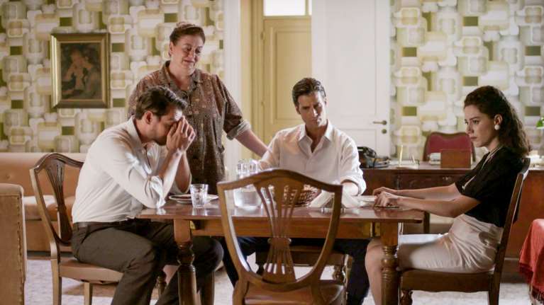 Άγριες Μέλισσες: Ο κορονοϊός ανέβαλε το μεγάλο finale party της σειράς