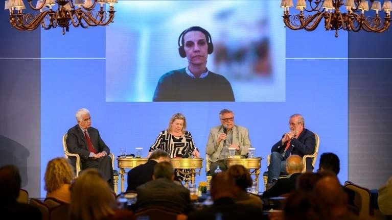 Κύκλος Ιδεών: Τα διεθνή και εγχώρια ορόσημα στα 50 χρόνια της Μεταπολίτευσης - Η πορεία της χώρας ενισχύθηκε στην ΕΕ