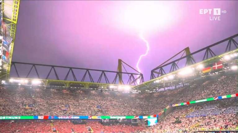 EURO 2024: Ξανάρχισε το Γερμανία - Δανία μετά τους κεραυνούς και το χαλάζι