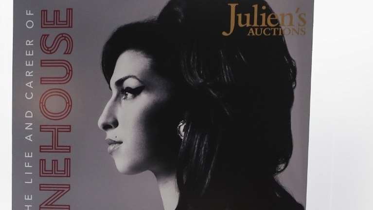 &quot;Back to Black&quot;: Οι πρώτες εικόνες από την ταινία για τη ζωή της Έιμι Γουαϊνχάουζ [Βίντεο]