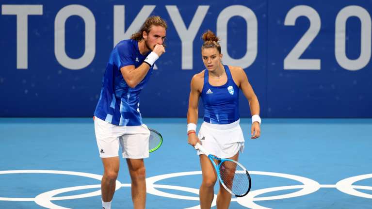 Στηρίζει Τσιτσιπά η Σάκκαρη: "Ο Στέφανος ιδρώνει πολύ, γι' αυτό πάει στην τουαλέτα την ώρα του ματς"