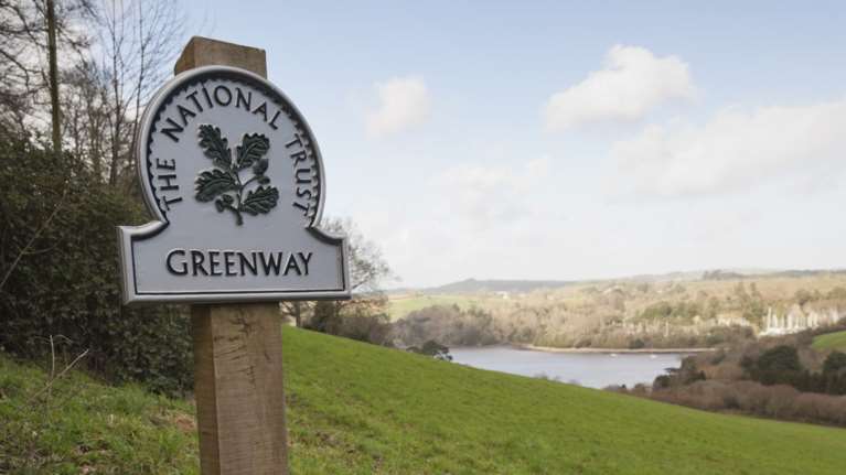 Λονδίνο: Βρέθηκε νεογέννητο βρέφος εγκαταλελειμμένο μέσα σε τσάντα σε πάρκο - Το βρήκε περιπατητής