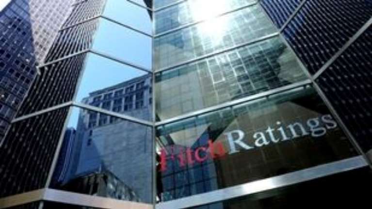 Fitch: Αναβάθμισε τις ελληνικές τράπεζες Εθνική, Eurobank, Alpha Bank και Πειραιώς