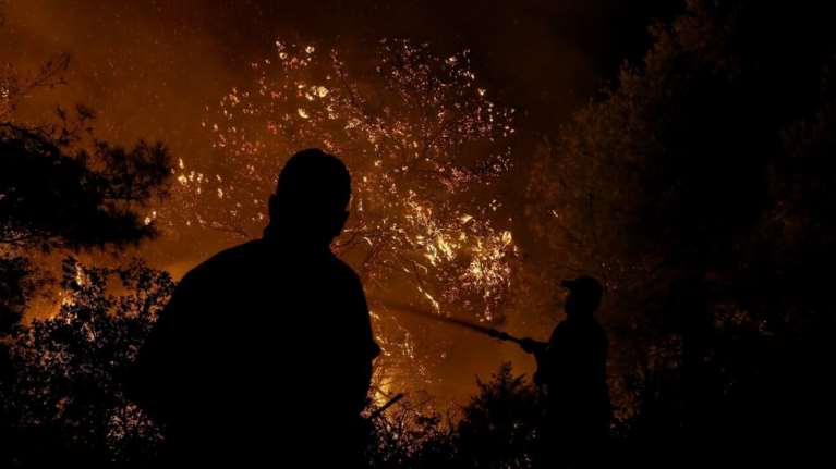 Φωτιά στη Μάνη: Μεγάλη κινητοποίηση της Πυροσβεστικής