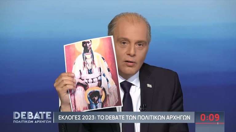 Debate–Βελόπουλος: Οι φωτογραφίες που έβγαλε με την Ινδιάνα και την γκέισα Παναγία - &quot;Αυτό δεν είναι πρόστυχο;&quot;