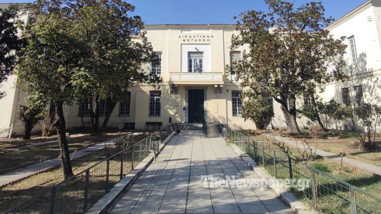 Βόλος: Στον ανακριτή 12χρονος - Εβγαλε σουγιά για να ληστέψει συμμαθητή του