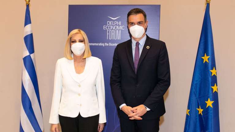 Τέλος το φλερτ: Ο σοσιαλιστής πρωθυπουργός της Ισπανίας Σάντσεθ συναντήθηκε με την Γεννηματά, αλλά όχι με τον Τσίπρα