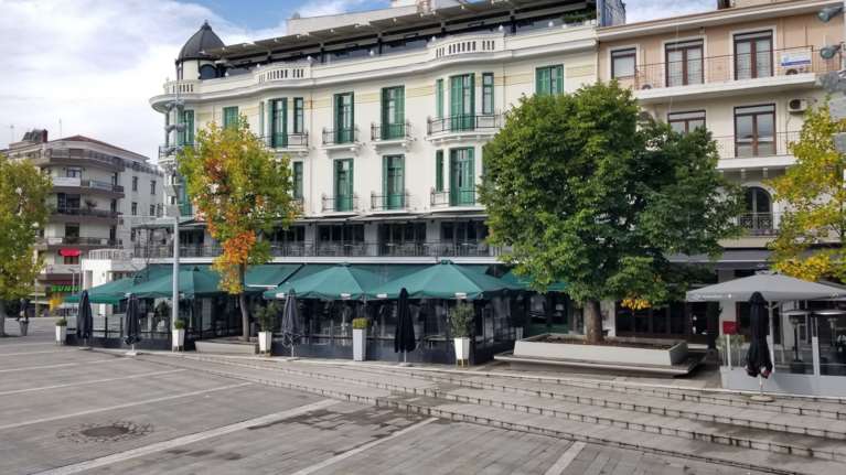 Στο &quot;κόκκινο&quot; η Κοζάνη: Σε εξαιρετικά οριακή κατάσταση το νοσοκομείο - Πώς έγινε διασπορά από μια κηδεία