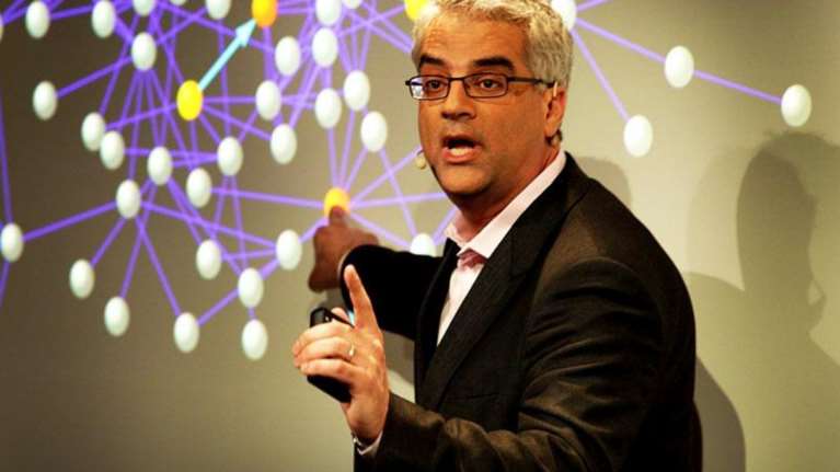 Κορονοϊός: Ο καθηγητής Χρηστάκης εξηγεί γιατί η κανονικότητα δεν θα επανέλθει πριν το 2024