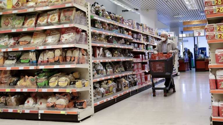 Έρχεται το καλάθι του... νονού - Μπαίνει και ο μπακαλιάρος στο καλάθι της 25ης Μαρτίου