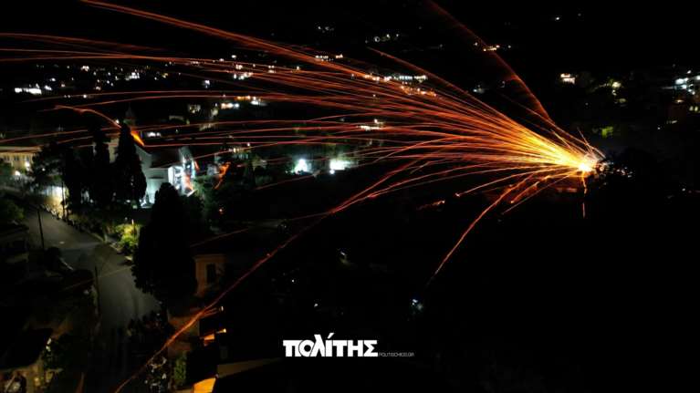 Χίος: Εντυπωσιακός και φέτος, αλλά με ασφάλεια, ο ρουκετοπόλεμος του Βροντάδου [εικόνες-βίντεο]