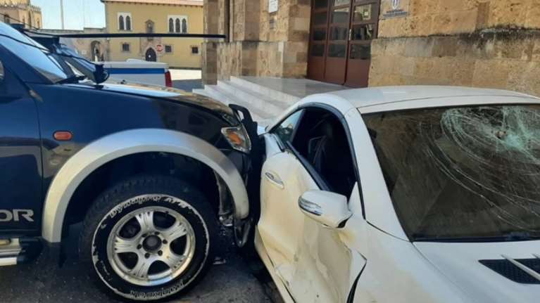 Ρόδος: Απαλλάχθηκε από τις κατηγορίες ο υπαστυνόμος που εμβόλισε το αυτοκίνητο του αστυνομικού διευθυντή