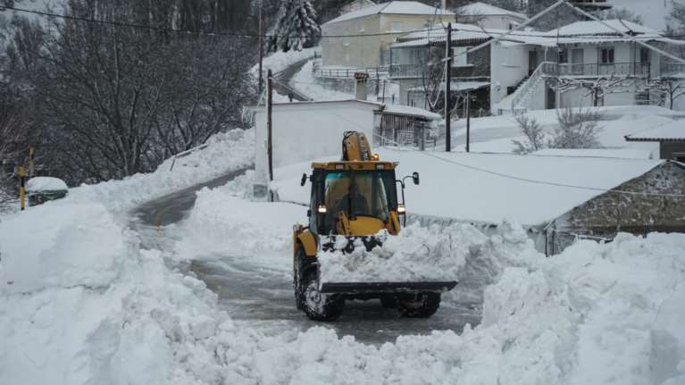 Ο &quot;Διομήδης&quot; σφυροκοπά τη Θεσσαλία: Ποιοι δρόμοι έκλεισαν - Πού χρειάζονται αντιολισθητικές