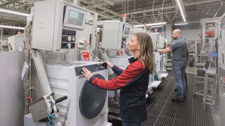 Miele: Κλείνει τα 126 χρόνια λειτουργίας - Η ιστορία πίσω από τον οικογενειακό κολοσσό που δεν φοβάται να καινοτομεί