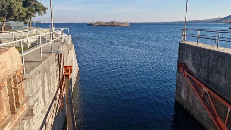 Ιατροδικαστής Λέων για Βέροια: Το μωρό ήταν ακόμα εν ζωή όταν έπεσε στο νερό [βίντεο]