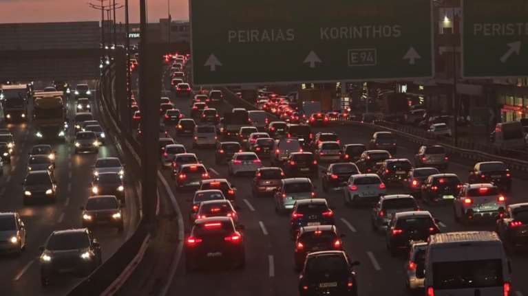 Απροσπέλαστος ο Κηφισός: Μποτιλιάρισμα από τον Πειραιά ως την Κηφισιά